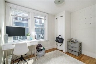 84 Emerson St, Unit 1 in Boston, MA - Building Photo - Building Photo