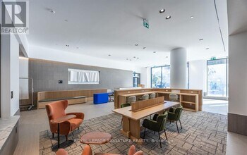 395 Square One Dr in Mississauga, ON - Building Photo - Building Photo