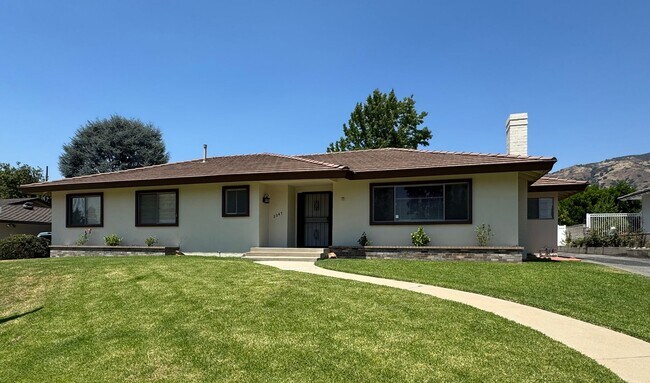 2047 Pinehurst St in Glendora, CA - Building Photo - Building Photo