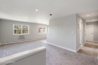 40 Manchester Ct in Freehold, NJ - Building Photo - Building Photo
