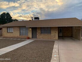 7526 N 17th Dr in Phoenix, AZ - Building Photo