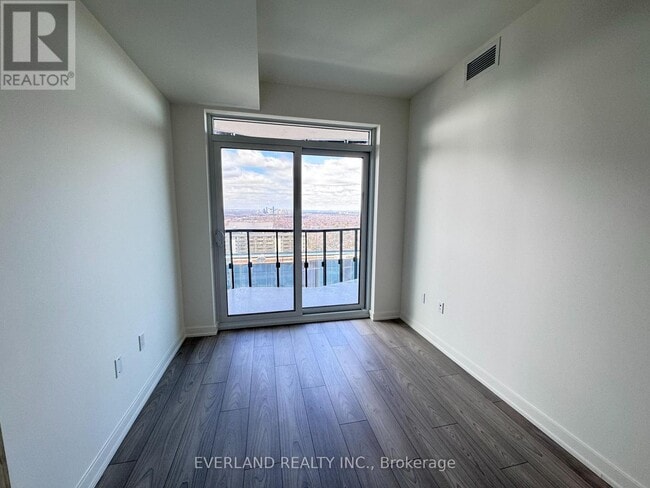 110 Broadway Ave in Toronto, ON - Building Photo - Building Photo