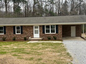 1508 Parks Village Rd in Zebulon, NC - Building Photo