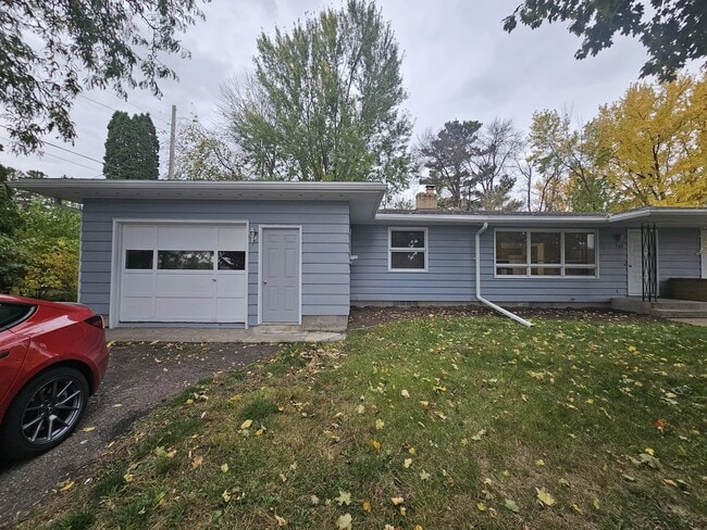 property at 132 E Pomeroy St