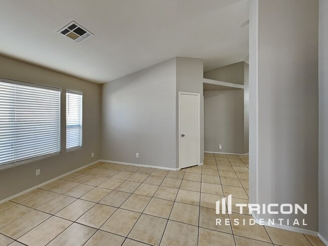 5749 Grand Entries Dr in Las Vegas, NV - Building Photo - Building Photo