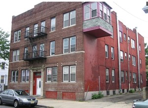 151-153 Parker St in Newark, NJ - Foto de edificio - Building Photo