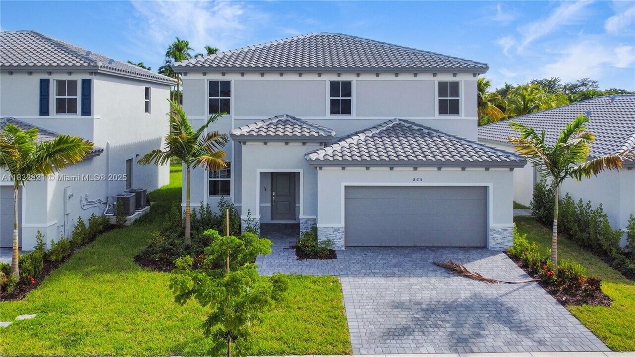 865 SE 26th Rd in Homestead, FL - Building Photo