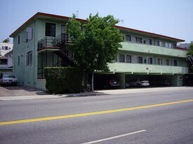 1303 N Detroit St in Los Angeles, CA - Building Photo - Building Photo