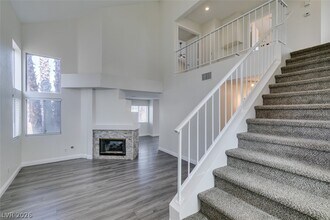 8006 S Counterpoint Ln in Las Vegas, NV - Building Photo - Building Photo