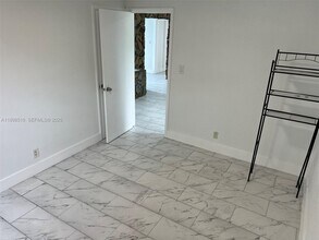 4421 NW 33rd St in Lauderdale Lakes, FL - Building Photo - Building Photo