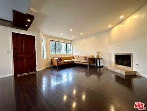 805 N W Knoll Dr in West Hollywood, CA - Building Photo - Building Photo