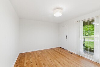 4744 Briarwood Dr in Nashville, TN - Building Photo - Building Photo