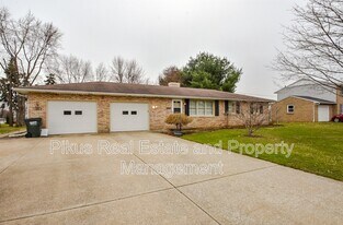 1932 Otterbin St in Louisville, OH - Building Photo