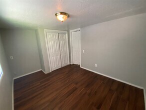 109 Birchwood Dr in Willis, TX - Building Photo - Building Photo