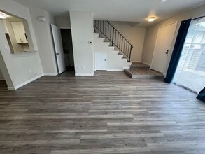 1119 W Francis St in Ontario, CA - Building Photo - Building Photo