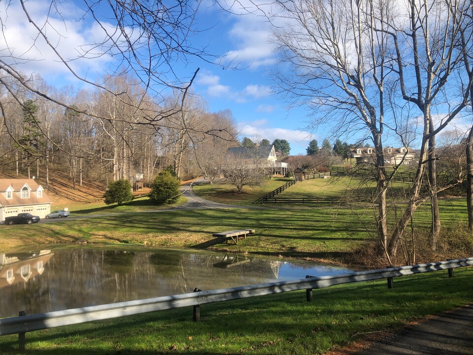 9078 Knoll Run Ln in Marshall, VA - Building Photo