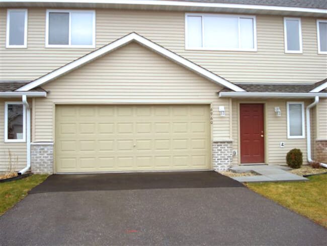 6960 91st St NE in Monticello, MN - Building Photo - Building Photo
