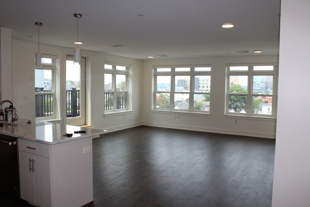 20 Penniman Rd in Boston, MA - Foto de edificio