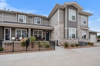 350 High Point Dr in Longmont, CO - Building Photo - Building Photo