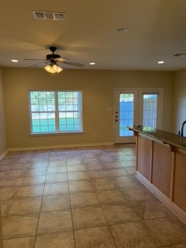 1211 Cheryl St in Longview, TX - Building Photo - Building Photo