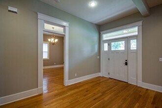 5106 Indiana Ave in Nashville, TN - Building Photo - Building Photo