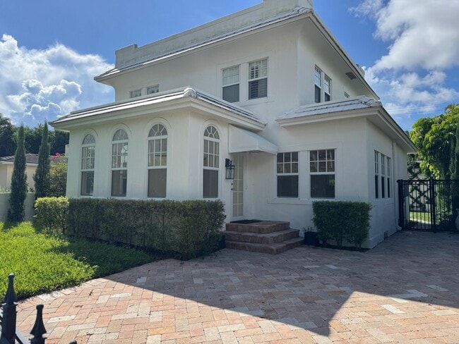 property at 224 10th St