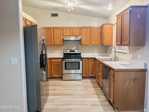 9105 W Raven Dr in Arizona City, AZ - Building Photo - Building Photo