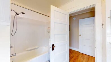 40 E Grand Ave in Old Orchard Beach, ME - Building Photo - Building Photo