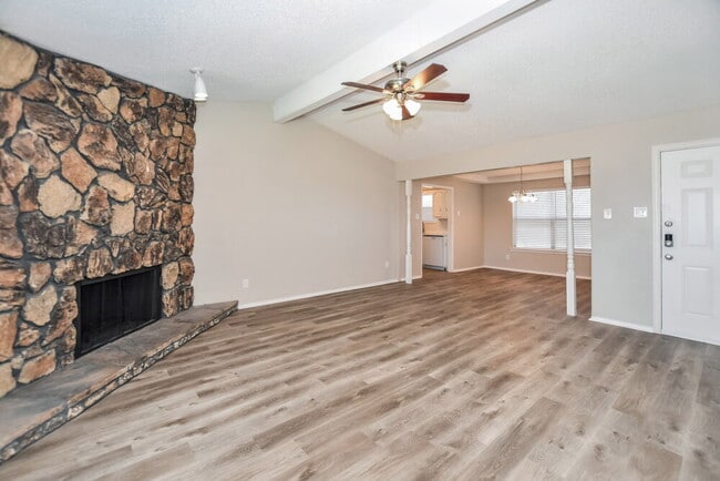 1137 Harvest Hill Cir in Desoto, TX - Building Photo - Building Photo