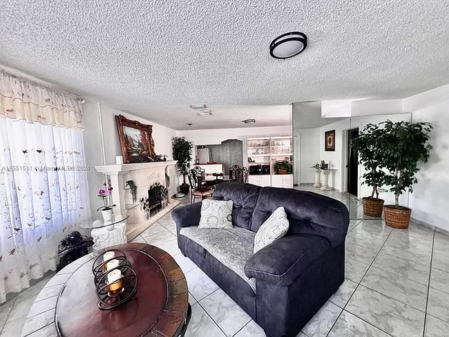 1465 SW 28th Way in Fort Lauderdale, FL - Building Photo - Building Photo