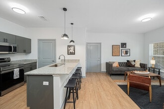 The Retreat at Canal Apartments in Canal Winchester, OH - Building Photo - Building Photo