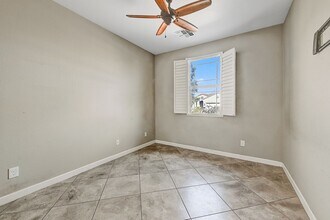 3631 E Sophie Ln in Phoenix, AZ - Foto de edificio - Building Photo