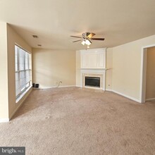 9248 Cardinal Forest Ln-Unit -201 in Lorton, VA - Building Photo - Building Photo