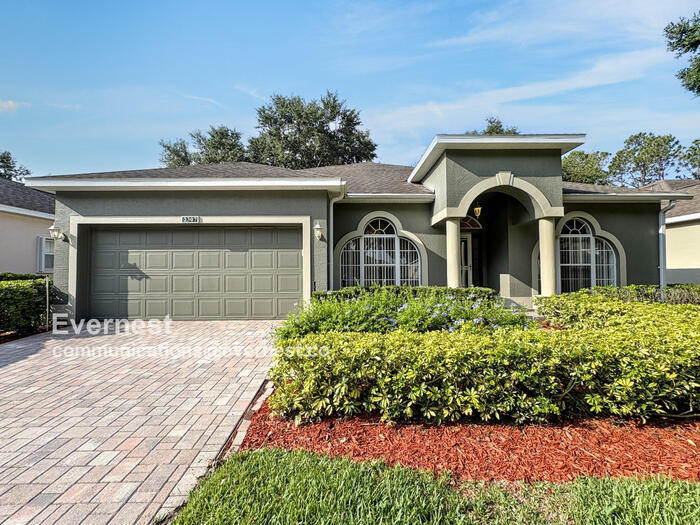 2307 Twickingham Ct in Clermont, FL - Foto de edificio
