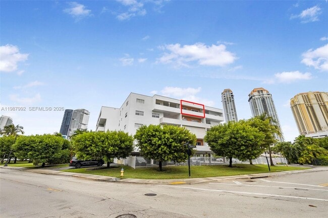 property at 18001 N Bay Rd