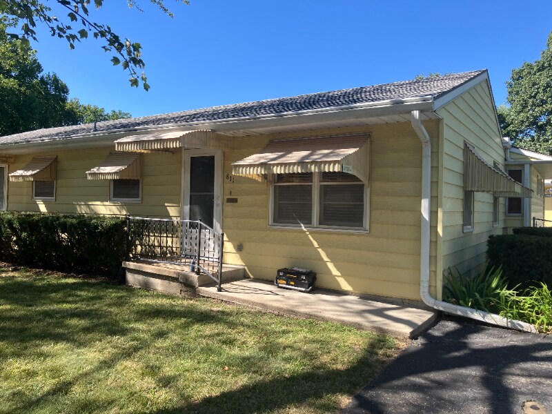 811 NW B St in Blue Springs, MO - Building Photo