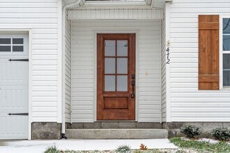 472 Hawkins Rd in Clarksville, TN - Foto de edificio - Building Photo