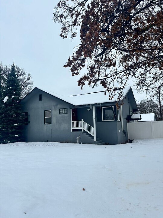 300 S Franklin Ave, Unit 300 S. Franklin in Wenatchee, WA - Building Photo