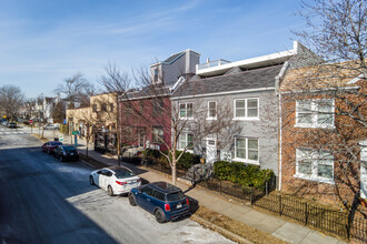 1816 D St NE in Washington, DC - Foto de edificio - Building Photo