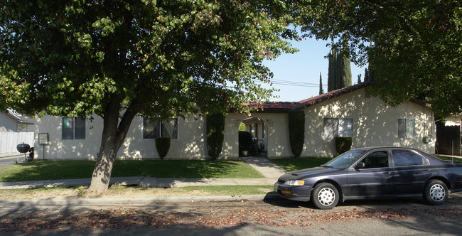 1643-1653 Fir Ave in Atwater, CA - Building Photo - Building Photo