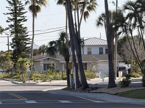 100 Boca Ciega Dr in Madeira Beach, FL - Building Photo - Building Photo