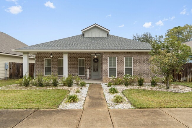 33 8th Ave in Shalimar, FL - Building Photo - Building Photo