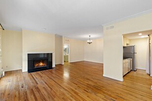 3208 Cole Ave, Unit 2302 in Dallas, TX - Building Photo