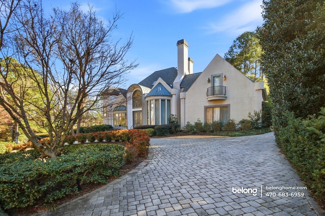 115 Cross Roads Ct in Atlanta, GA - Building Photo