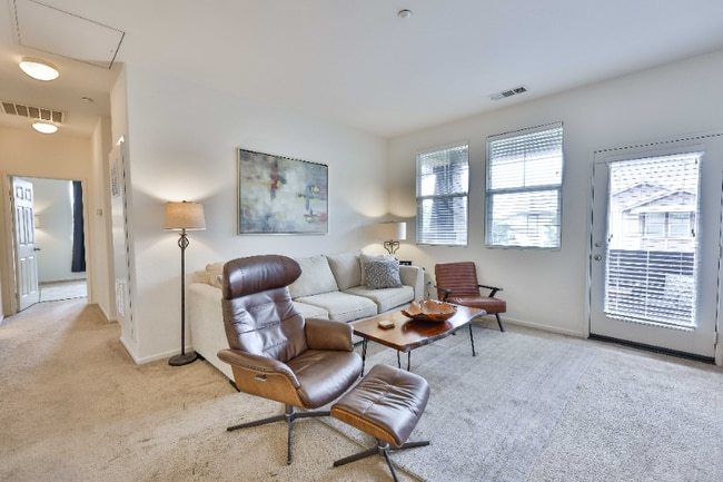 16912 Laurel Hill Ln in San Diego, CA - Building Photo - Building Photo