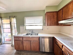 3829 SE 2nd Ave in Cape Coral, FL - Building Photo - Building Photo