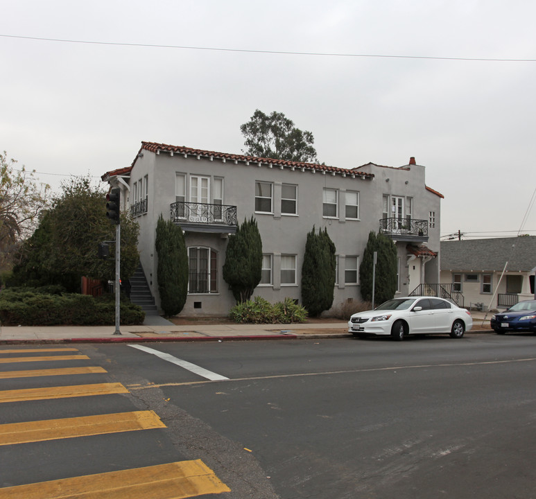 1864-68 N Commonwealth Ave in Los Angeles, CA - Building Photo