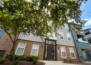 Prudden Place in Lansing, MI - Foto de edificio - Building Photo