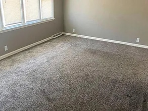 5607 N 68th St in Omaha, NE - Building Photo - Building Photo