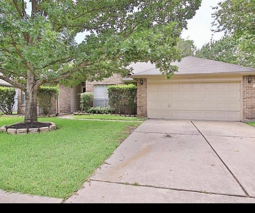 19843 Packwood Dr in Katy, TX - Building Photo